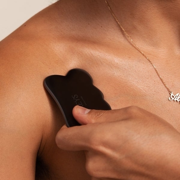 🆕 Gua Sha Body Massage Tool Genuine Obsidian Stone Keys Soulcare - New In Box - Picture 3 of 10